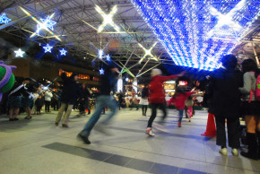 2013上尾駅イルミネーション点灯式　フラッシュモブダンス